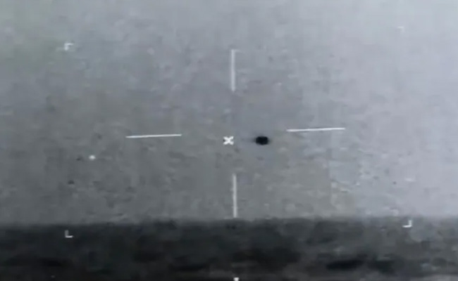 कभी पृथ्वी से 53 साल पहले चांद पर जाते समय दिखा था UFO, इस तस्वीर पर कई दावे किए गए हैं