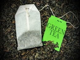 चेहरे को बेदाग बना देगा ग्रीन टी फेस मास्क, जानिए 5 तरीकों से Green Tea Mask बनाने का तरीका चेहरे को बेदाग बना देगा ग्रीन टी फेस मास्क, जानिए 5 तरीकों से Green Tea Mask बनाने का तरीका