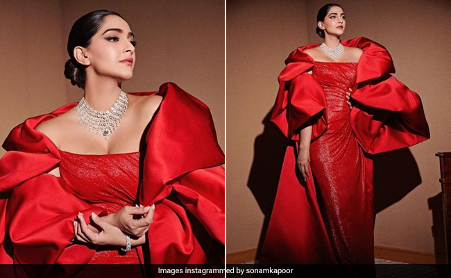 Is That A Phone Booth? Because Sonam Kapoor's Ruby Red Gown Is Calling Us