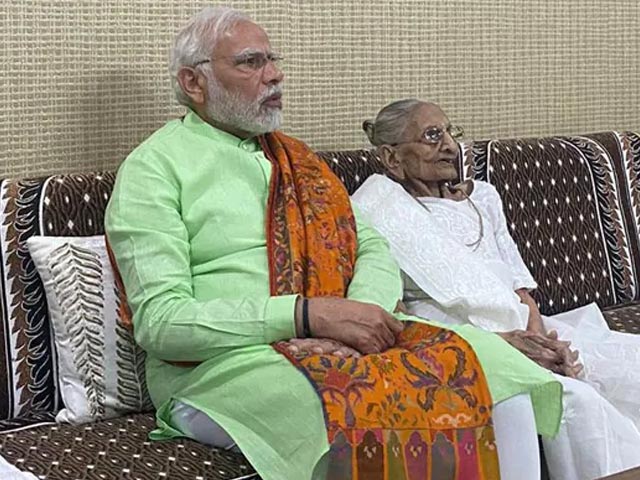 "पीड़ा के इन क्षणों में ईश्वर उन्हें साहस दे": PM की मां के निधन पर राहुल गांधी समेत कई बड़े नेताओं ने जताया दुख