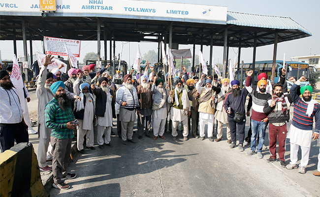 Punjab Farmers' Group Hold Protests At 18 Toll Plazas Across State
