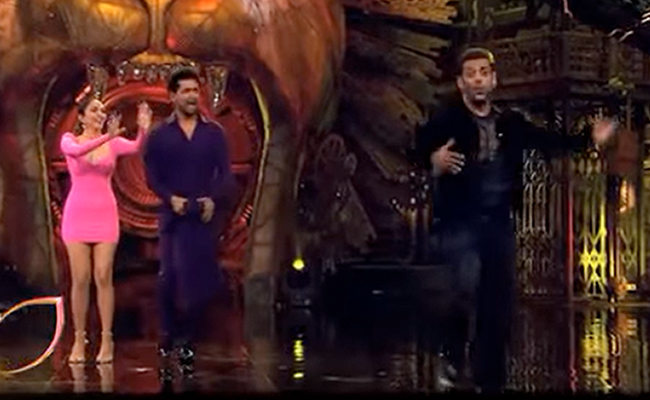 Vicky Kaushal And Kiara Advani Joined Salman Khan On <i>Bigg Boss</i>. Things Got Crazy