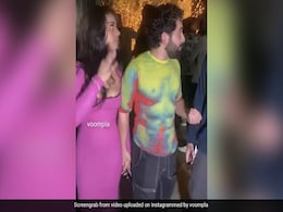 Video: क्रिसमस पार्टी में न्यासा देवगन का जलवा, काजोल की बेटी का सुपर सिजलिंग अवतार देख फैन्स रह गए हैरान Video: क्रिसमस पार्टी में न्यासा देवगन का जलवा, काजोल की बेटी का सुपर सिजलिंग अवतार देख फैन्स रह गए हैरान