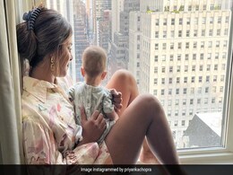 Christmas 2022: A Pic From Priyanka Chopra And Daughter Malti Marie's "Morning Snuggles" Christmas 2022: A Pic From Priyanka Chopra And Daughter Malti Marie's "Morning Snuggles"