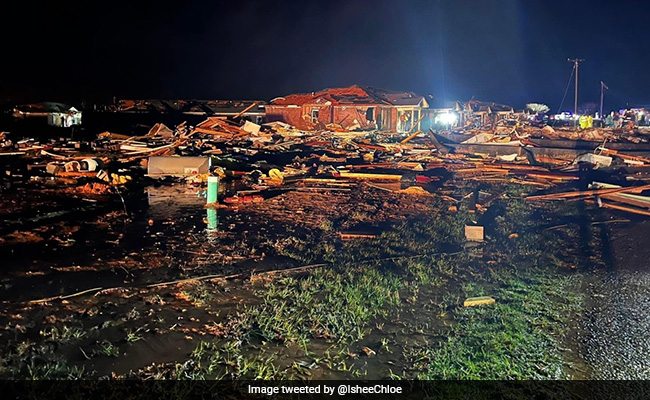 Child Dead, Mother Missing After Tornado Blows Through US Town