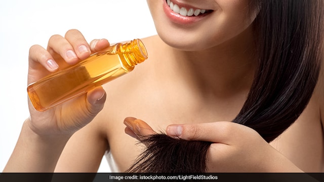 Coconut oil is well renowned for its ability to keep skin moisturised