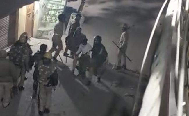 Video: Mob Clashes With Cops, Throws Stones In UP's Badaun