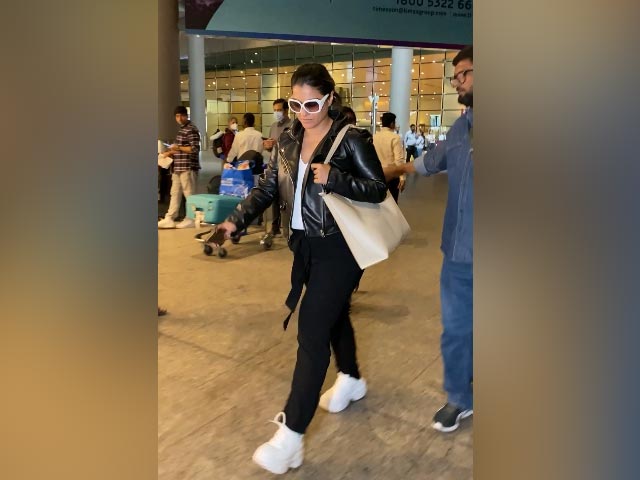 Let Kajol Be Your Airport Style Guide