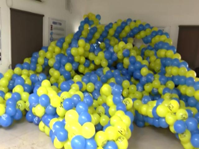 AAP Leaders In Huddle, Balloons Ready Amid Close Delhi Civic Body Fight