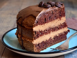 Chocolate Truffle Cake Recipe: Make This Rich And Decadent Cake For Weekend Indulgence