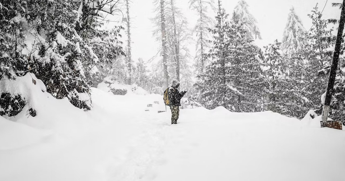 Enjoy A White Christmas In India At These 7 Snowy Hill Stations