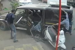 On CCTV, Man Attacked With Sword Near Mumbai Allegedly Over Trade Dispute On CCTV, Man Attacked With Sword Near Mumbai Allegedly Over Trade Dispute