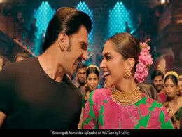 'सर्कस' का ‘करंट लगा रे’ गाने का टीजर हुआ रिलीज, वायरल हो रहा रणवीर-दीपिका का डांस 'सर्कस' का ‘करंट लगा रे’ गाने का टीजर हुआ रिलीज, वायरल हो रहा रणवीर-दीपिका का डांस