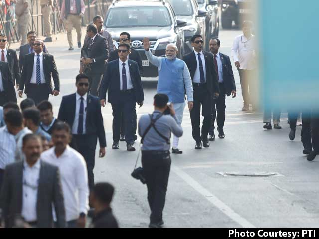 "Willingly Under Pressure": Congress Slams Poll Body For PM's "Roadshow"