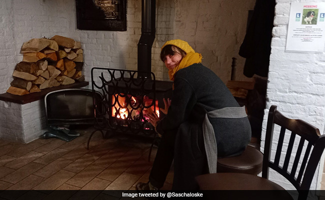 UK Pub Owner Lets 40 People Stranded In Snow To Stay Overnight, Serves Log Fires, Hot Drinks