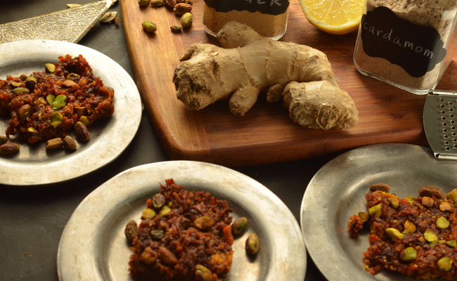 Ginger Barfi: सर्दियों में खांसी-जुकाम से रहना है दूर तो करें अदरक की बर्फी का सेवन, जानिए बनाने का आसान तरीका