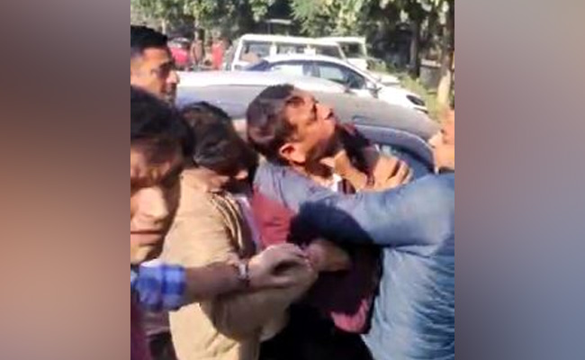 Watch: Cop Tries To Swallow Bribe As Vigilance Officers Grapple With Him