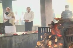 PM Modi Performs Last Rites Of His Mother In Gandhinagar PM Modi Performs Last Rites Of His Mother In Gandhinagar