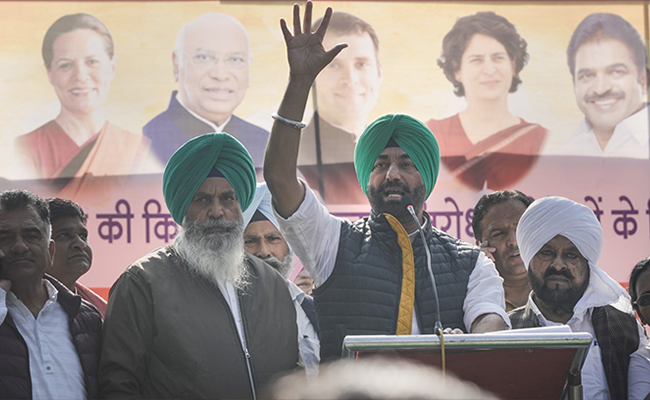 Farmers' Protest At Delhi's Jantar Mantar Over Guarantee For Crop Prices