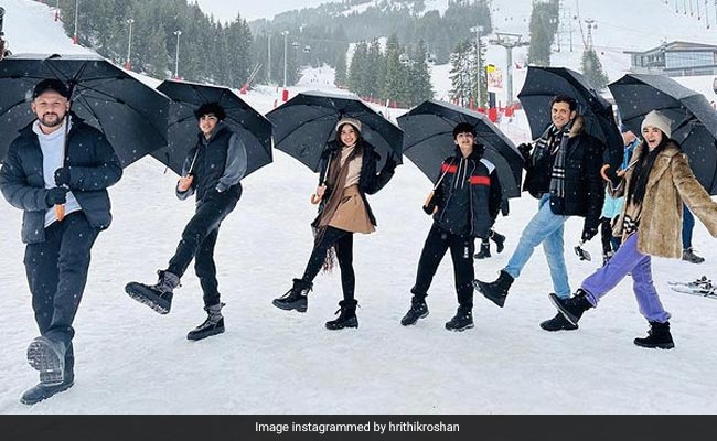 Hrithik Roshan, Saba Azad And The Entire Roshan Family Are Taking Over Winter In Style