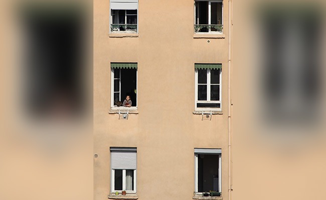 Woman Tired Of Her Loud Neighbours Did Something That Became A Hit On Internet