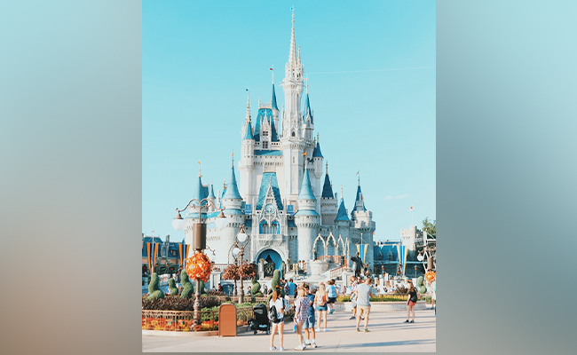 Billionaire Boss Treats His 10,000 Employees To 3-Day Trip To Walt Disney World