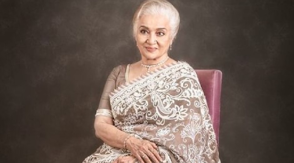 बॉलीवुड की हिट मशीन आशा पारेख डायरेक्टर को नहीं लगी थीं स्टार मटेरियल, सिर्फ 11 रु. में करनी पड़ी थी पहली फिल्म