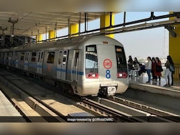 दिल्ली मेट्रो में रोजाना इतने लाख लोग करते हैं सफर, एक दिन की कमाई जानकर हैरान रह जाएंगे आप दिल्ली मेट्रो में रोजाना इतने लाख लोग करते हैं सफर, एक दिन की कमाई जानकर हैरान रह जाएंगे आप