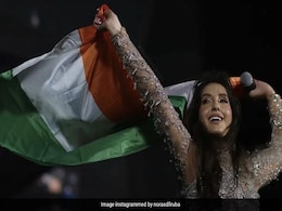 नोरा फतेही ने फीफा 2022 फैनफेस्ट में 'साकी साकी' गाने पर डांस से मचा डाली धूम, तिरंगा लहराकर बोलीं- जय हिंद नोरा फतेही ने फीफा 2022 फैनफेस्ट में 'साकी साकी' गाने पर डांस से मचा डाली धूम, तिरंगा लहराकर बोलीं- जय हिंद