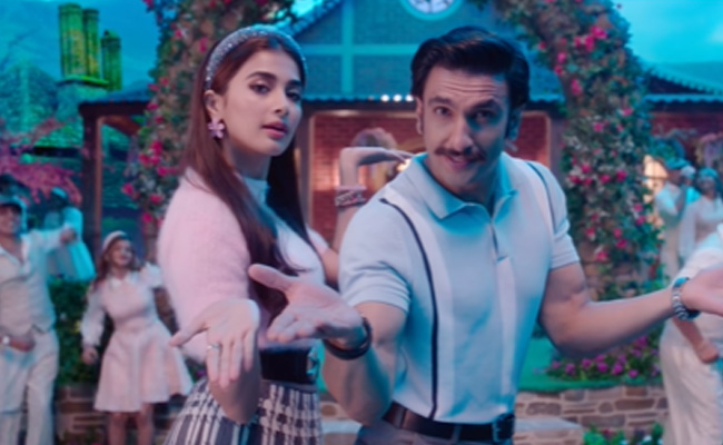 <i>Cirkus</i> Song <i>Aashiqui</i>: Love, Actually For Ranveer Singh, Pooja Hegde And Jacqueline Fernandez