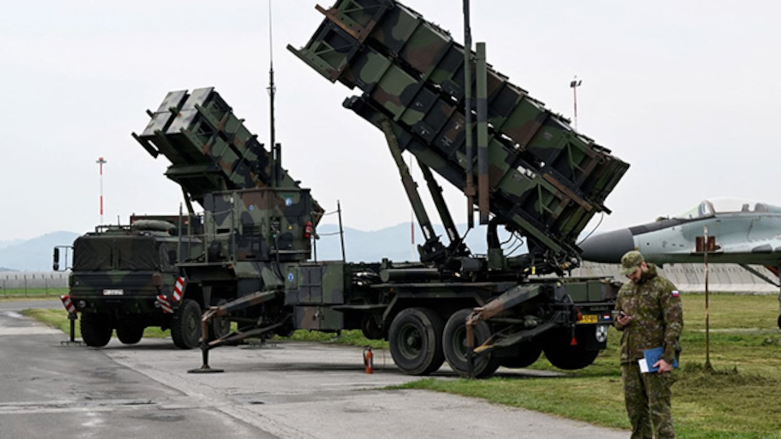 US Grants Ukraine License to Produce Patriot Missiles Amid Ongoing Drone Strikes on Russian Oil Facilities