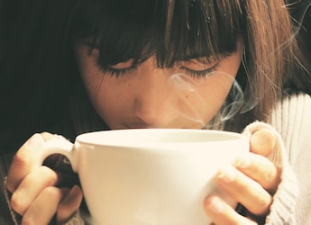 Irregular Periods, Hot Flashes? Try This Tea To Manage Perimenopause Symptoms Irregular Periods, Hot Flashes? Try This Tea To Manage Perimenopause Symptoms