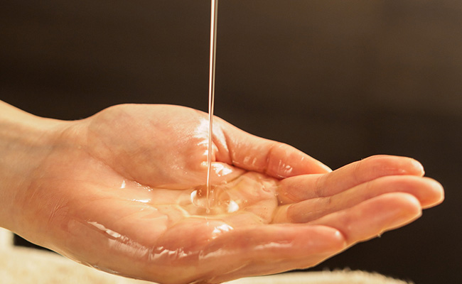 बाल बढ़ाने के लिए घर पर बनाकर लगाएं ये 4 तेल, Hair Growth तेजी से होने लगेगी और जुल्फें हो जाएंगी घनी 