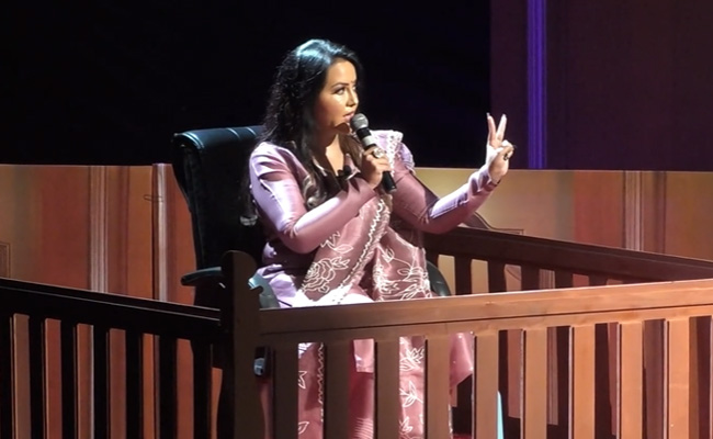 "Two Fathers of the Nation...": Amruta Fadnavis's "New India" Title For PM