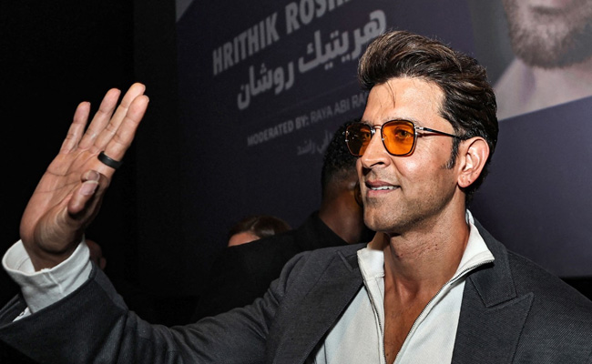 Hrithik Roshan Arrives In Style At The Red Sea Film Festival In ...