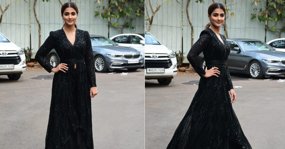 Pooja Hegde Takes The <i>Desi</i> Route In A Black Rs 1.78 Lakh <i>Anarkali</i> Set