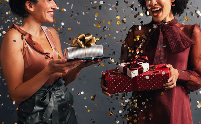 From Designer Clothes To Extravagant Glass Ware, Spoil Your Loved Ones Silly With These 7 Luxury Christmas Gifts