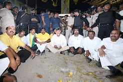 Chandrababu Naidu Stages Dharna After Police Stop His Polavaram Visit Chandrababu Naidu Stages Dharna After Police Stop His Polavaram Visit