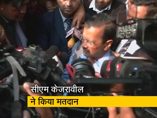 दिल्ली के सीएम अरविंद केजरीवाल ने MCD चुनाव में किया मतदान