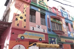 Delhi Teacher Suspended For Throwing Class 5 Student Off School Balcony Delhi Teacher Suspended For Throwing Class 5 Student Off School Balcony