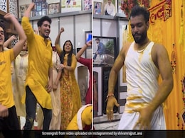 दूल्हे ने अपनी हल्दी में किया ताबड़तोड़ डांस, भोजपुरी गाने पर दोस्तों के साथ ऐसे मटकाई कमर, देखकर झूम उठे लोग दूल्हे ने अपनी हल्दी में किया ताबड़तोड़ डांस, भोजपुरी गाने पर दोस्तों के साथ ऐसे मटकाई कमर, देखकर झूम उठे लोग