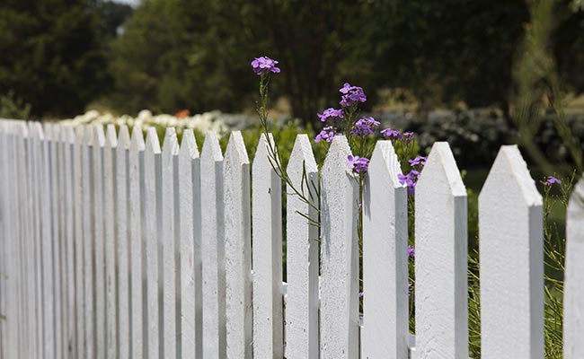 Australian Man Bills His New Neighbour For A Fence He Made 17 Years Ago