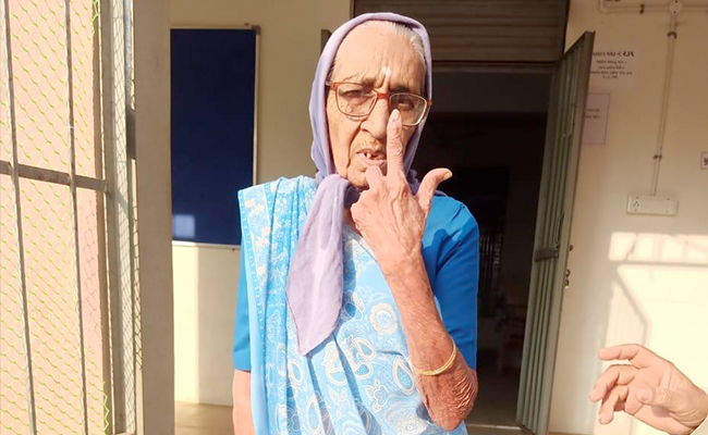 100-Year-Old Woman Votes In Gujarat's Umargam