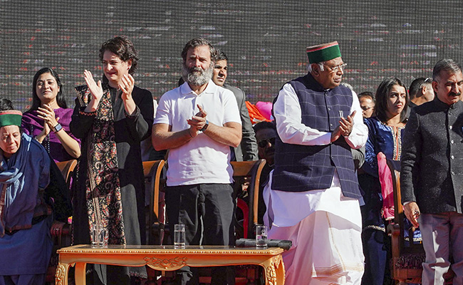 Gandhis Present, Congress Projects Unity At Himachal Oath: 10 Points