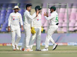 पाकिस्तानी गेंदबाजों की ऐसी हुई कुटाई कि लेग स्पिनर को आ गया बुखार, अस्पताल में हुआ भर्ती