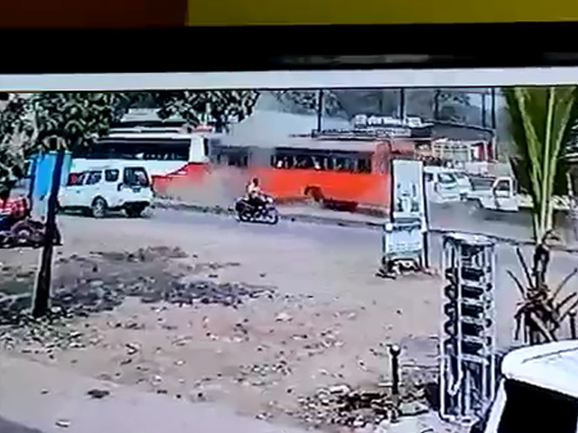 On Camera, Bus Rams 7 Vehicles On Maharashtra Highway, 2 Dead