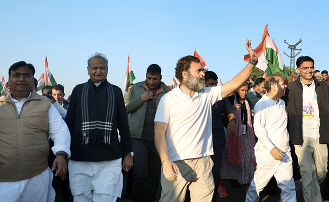 Rahul Gandhi's "<i>Mitron</i>" Swipe At PM As Rajasthan Slashes Cooking Gas Price