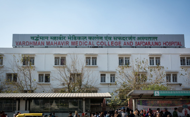CBI Arrests Safdarjung Hospital Doctor, 4 Others Over Kickbacks From Costly Equipment
