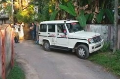 Raids At Multiple Locations Linked To Banned Group PFI In Kerala Raids At Multiple Locations Linked To Banned Group PFI In Kerala