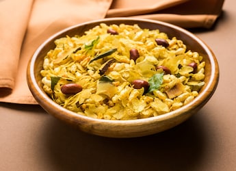 How To Keep Snacks Crispy During Monsoon Season: Easy Tips That Work